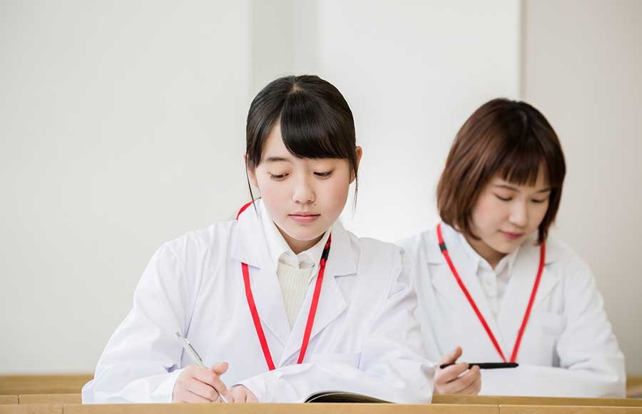 保健師学校はイバラの道？つらかった・・の本音
